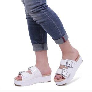 Ugg Cammie White Platform Patent Leather Sandals Size US 7 EUR 38